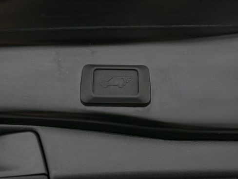 Used 2024 Toyota RAV4 XLE w/ Convenience Package AWD/4WD image 12