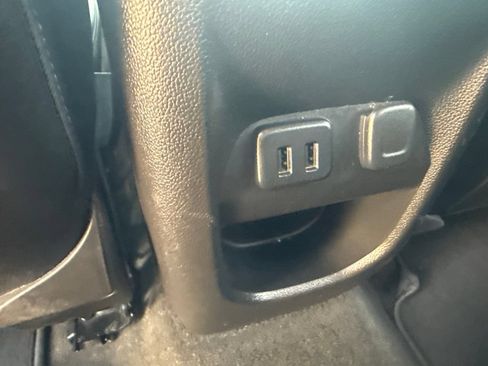 Used 2016 Chevrolet Colorado LT w/ Luxury Package, Chrome RWD image 16