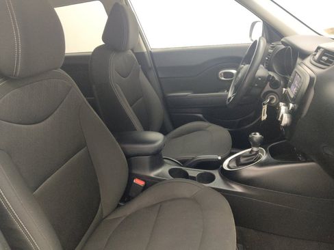 Used 2018 Kia Soul FWD image 21