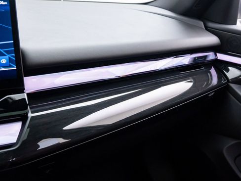 Certified 2025 BMW 540i xDrive image 27