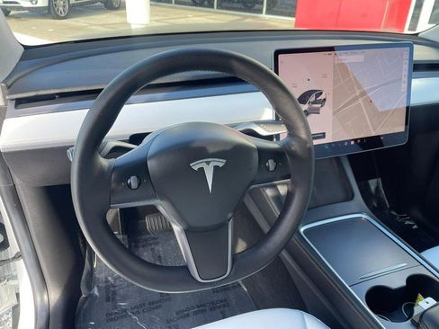 Used 2021 Tesla Model Y Long Range image 20