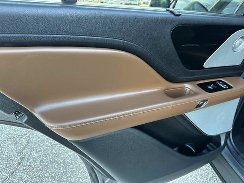 Used 2022 Lincoln Aviator Reserve w/ Equipment Group 201A image 20