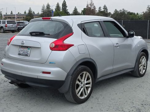 Used 2013 Nissan Juke S FWD image 3