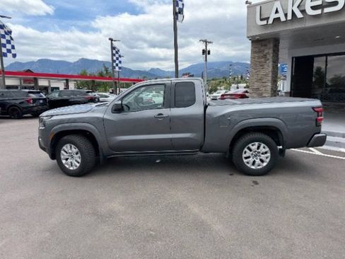 Used 2022 Nissan Frontier SV w/ Technology Package AWD/4WD image 3