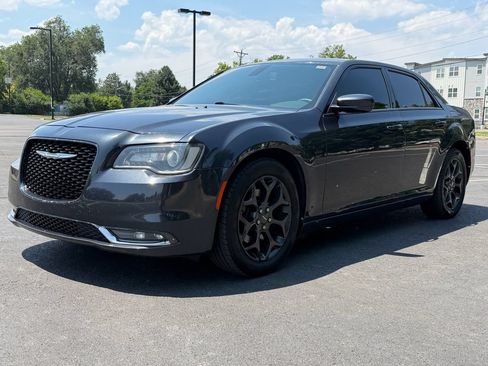Used 2019 Chrysler 300 S AWD/4WD image 10