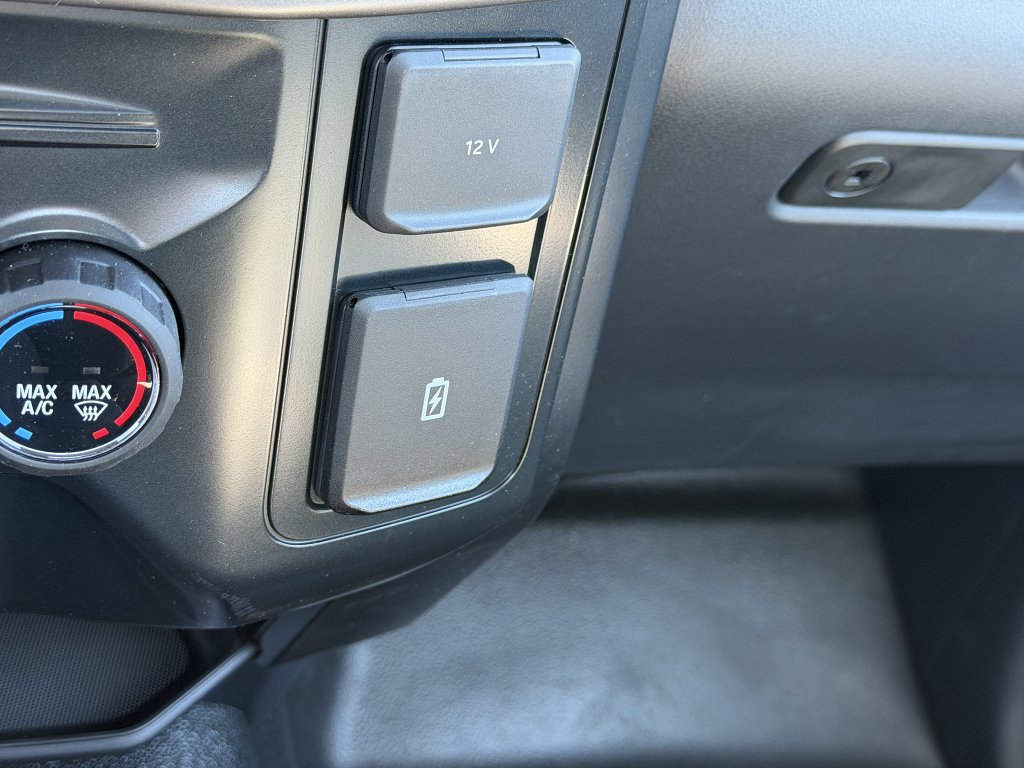 Used 2025 Ford F150 XL RWD image 16