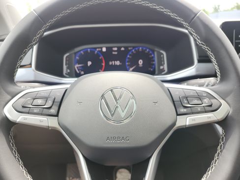 Used 2026 Volkswagen Taos SEL AWD/4WD image 32