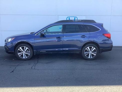 Used 2019 Subaru Outback 3.6R Limited w/ Popular Package #2 AWD/4WD image 2