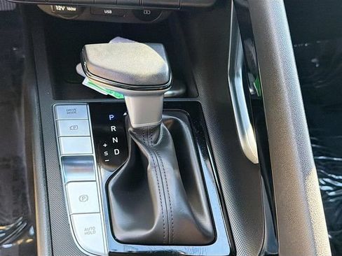 Certified 2025 Hyundai Elantra SEL FWD image 17