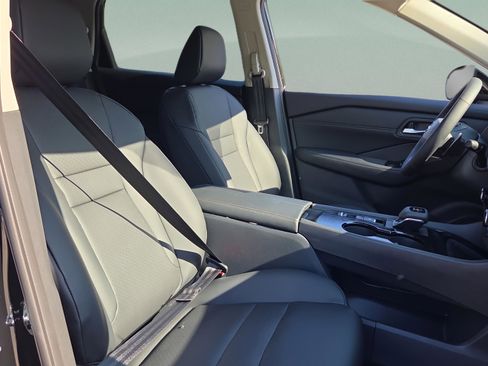 New 2026 Nissan Rogue SV FWD image 15