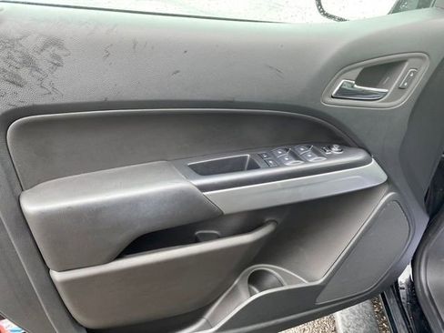 Used 2022 Chevrolet Colorado LT w/ Luxury Package image 15