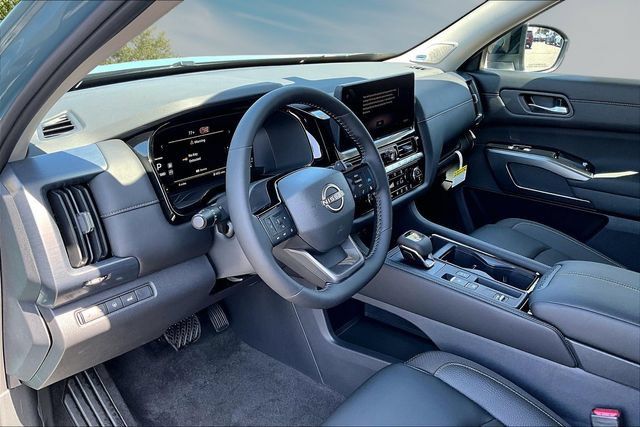 New 2026 Nissan Pathfinder SL w/ SL Premium Package FWD image 7