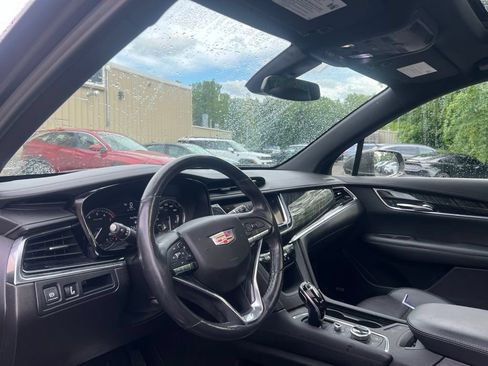 Used 2020 Cadillac XT6 Premium Luxury FWD image 11