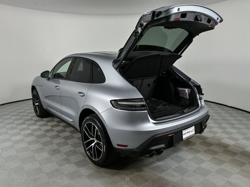 New 2026 Porsche Macan image 32
