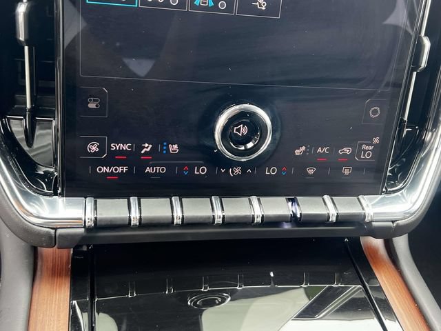 Certified 2025 GMC Yukon XL Denali RWD image 33