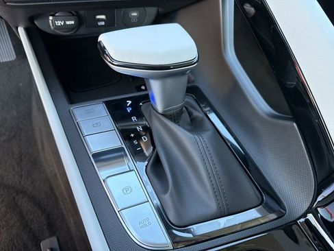 New 2026 Hyundai Elantra Limited image 30