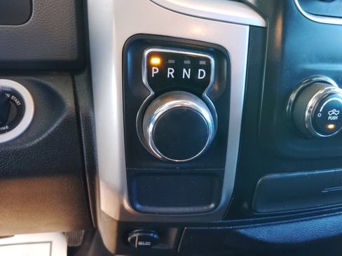Used 2019 RAM 1500 Classic SLT RWD image 29