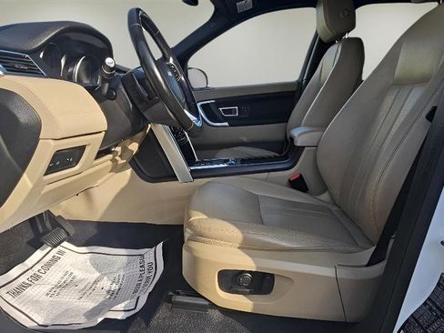 Used 2019 Land Rover Discovery Sport HSE AWD/4WD image 12