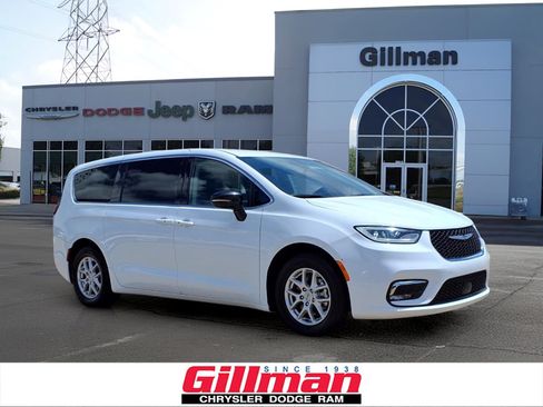Used 2024 Chrysler Pacifica Touring-L FWD image 1