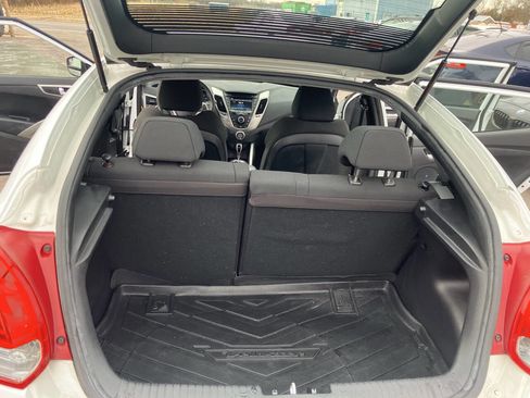 Used 2015 Hyundai Veloster image 17