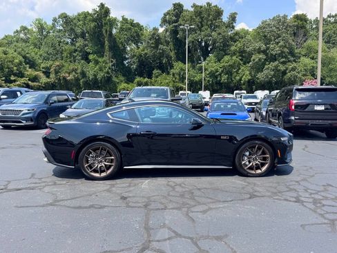 Used 2025 Ford Mustang GT Premium RWD image 4