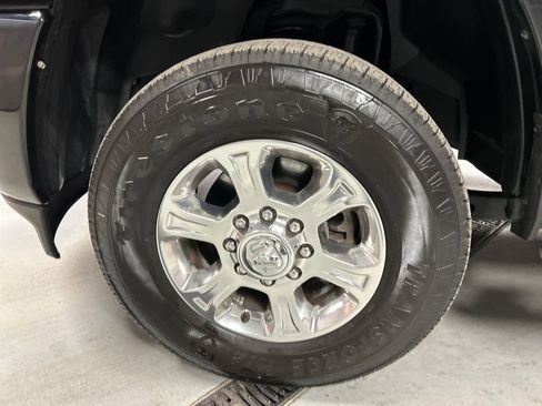 Used 2024 RAM 2500 Big Horn w/ Sport Appearance Package AWD/4WD image 9