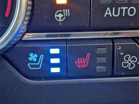 Used 2021 Ford Expedition XLT image 27