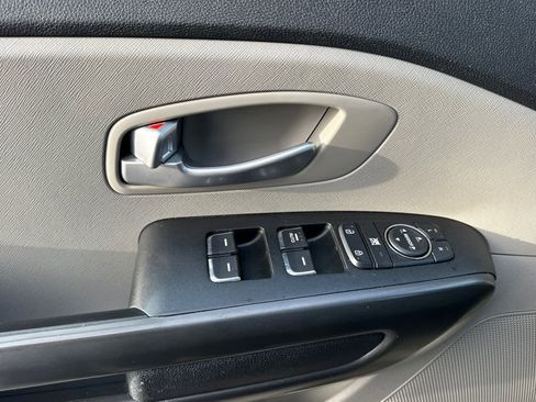 Used 2021 Kia Sedona EX image 12