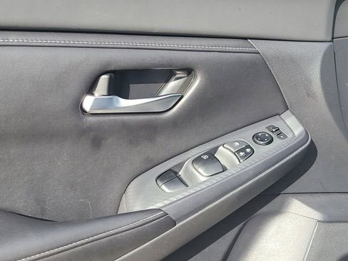 Used 2023 Nissan Sentra SV image 19