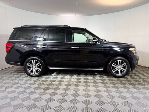 Used 2023 Ford Expedition Limited image 8