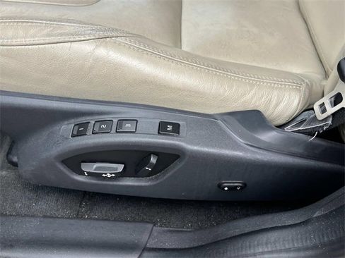 Used 2016 Volvo XC60 T6 Platinum image 25