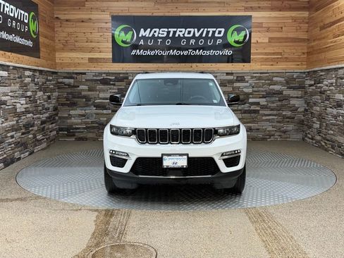 Used 2023 Jeep Grand Cherokee Limited AWD/4WD image 3