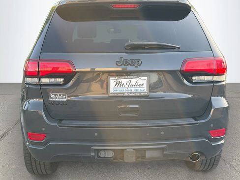 Used 2017 Jeep Grand Cherokee Altitude AWD/4WD image 5