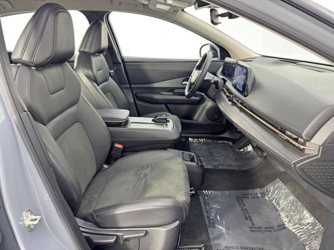 Used 2024 Nissan Ariya AWD image 14
