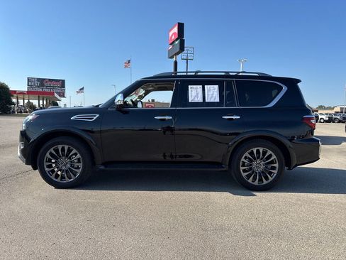 Used 2024 Nissan Armada Platinum w/ Captain's Chairs Package AWD/4WD image 3