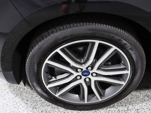 Used 2021 Ford Edge Titanium image 11