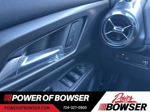 New 2026 Chevrolet Equinox EV LT image 12