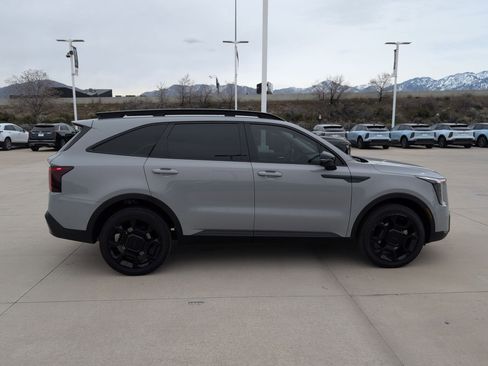 Certified 2025 Kia Sorento SX image 6