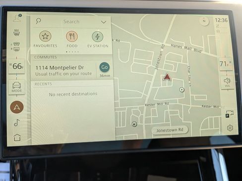 Used 2025 Land Rover Range Rover Sport Dynamic SE image 23