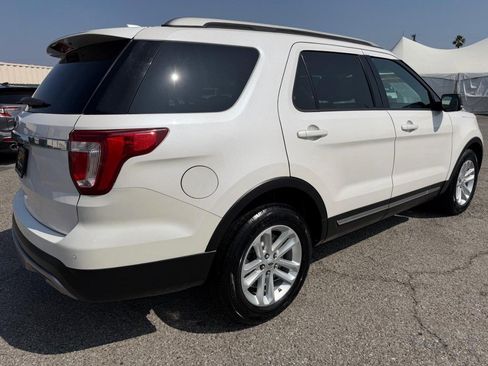 Used 2017 Ford Explorer XLT w/ Equipment Group 202A FWD image 6