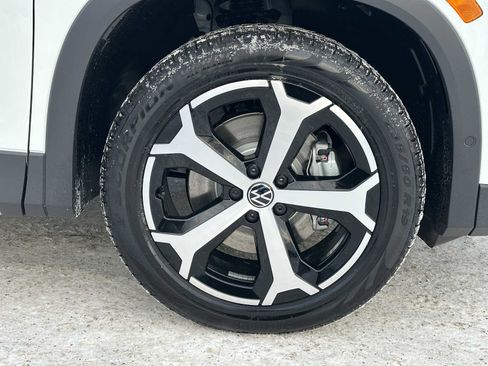 New 2026 Volkswagen Tiguan SE image 9