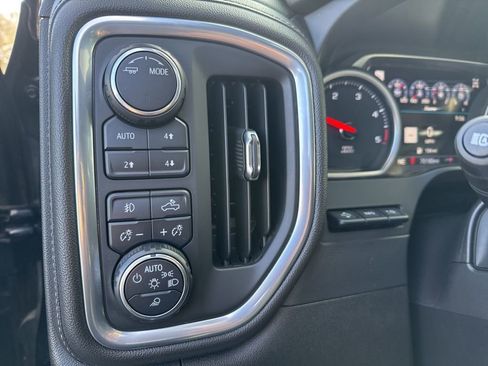 Used 2020 Chevrolet Silverado 2500 LTZ w/ LTZ Premium Package image 22