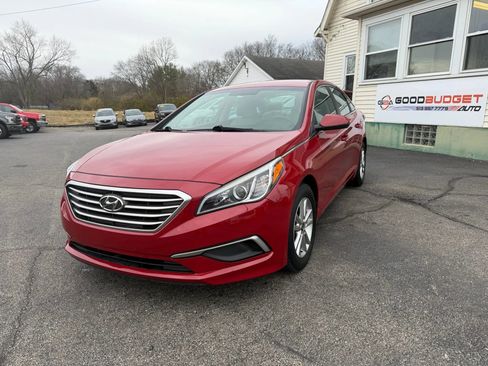 Used 2017 Hyundai Sonata SE image 1