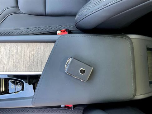 New 2026 Volvo XC60 B5 Plus w/ Protection Package Premier image 34