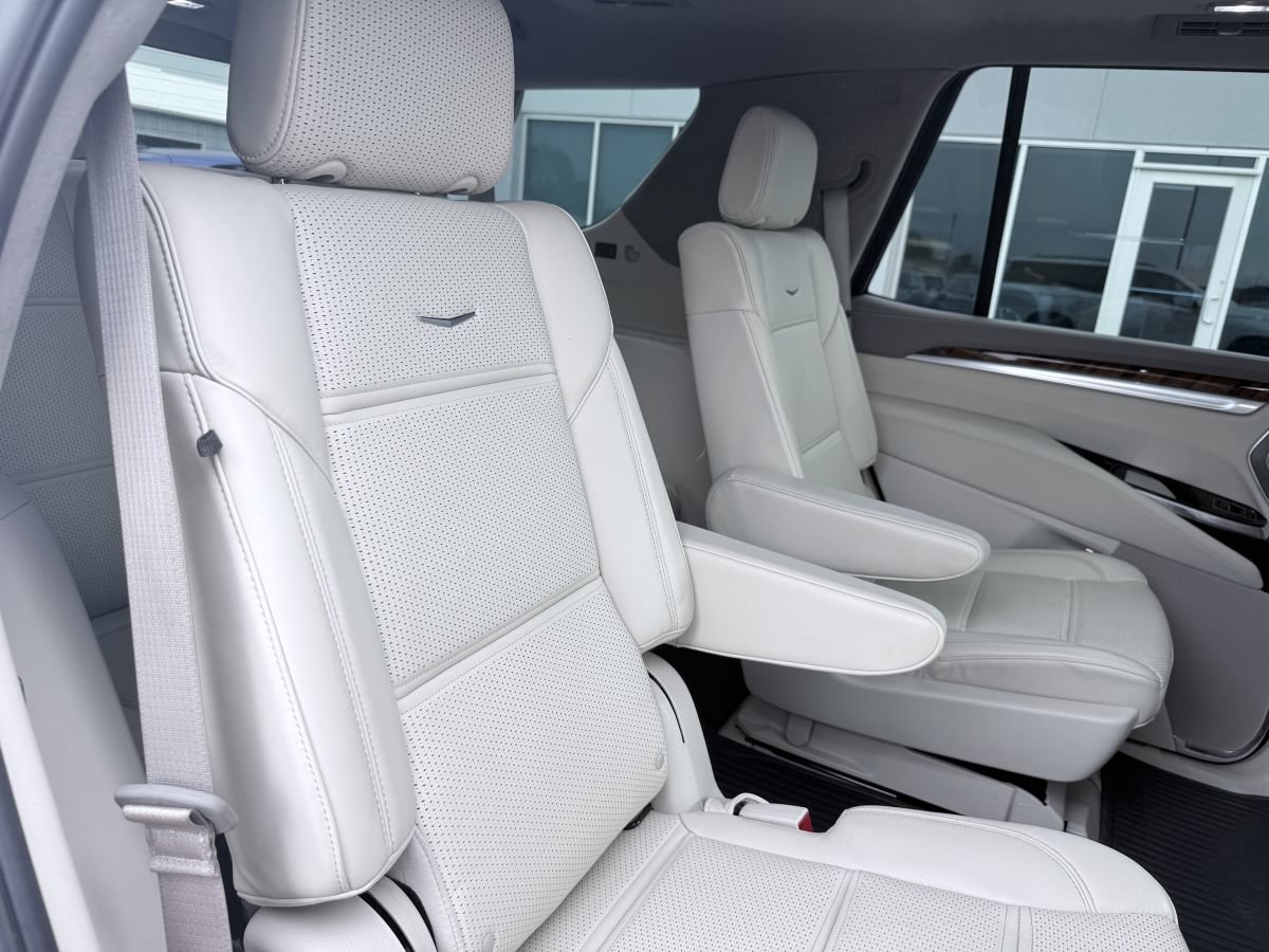 Used 2025 Cadillac Escalade Sport Platinum AWD/4WD image 16