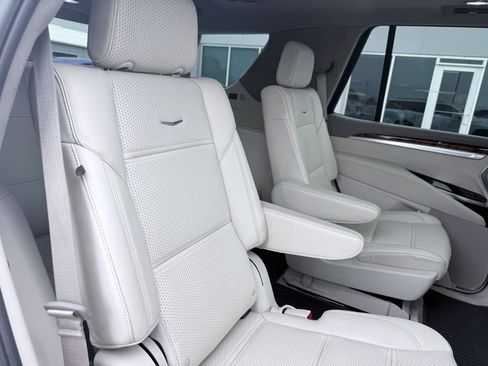 Used 2025 Cadillac Escalade Sport Platinum AWD/4WD image 16