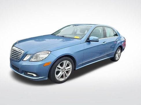Used 2010 Mercedes-Benz E 350 4MATIC Sedan image 2