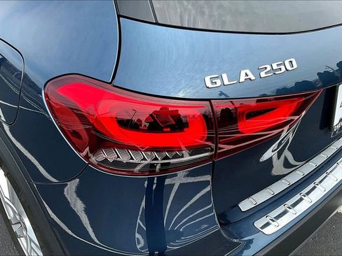 Used 2022 Mercedes-Benz GLA 250 4MATIC image 23