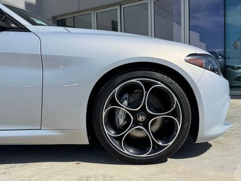 Used 2025 Alfa Romeo Giulia image 10