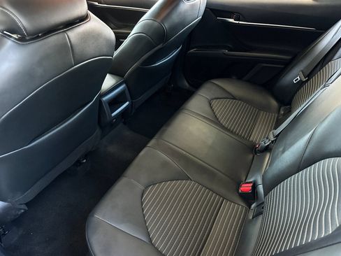 Used 2024 Toyota Camry SE FWD image 11